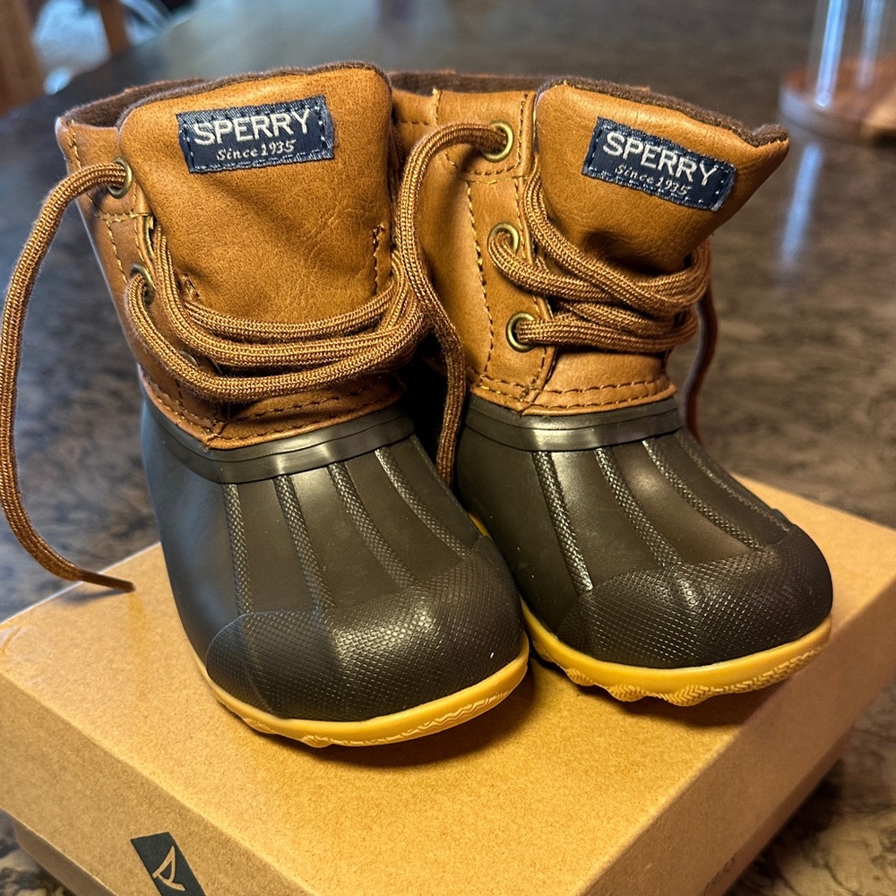 Sperry Kids Tan and Black Boots